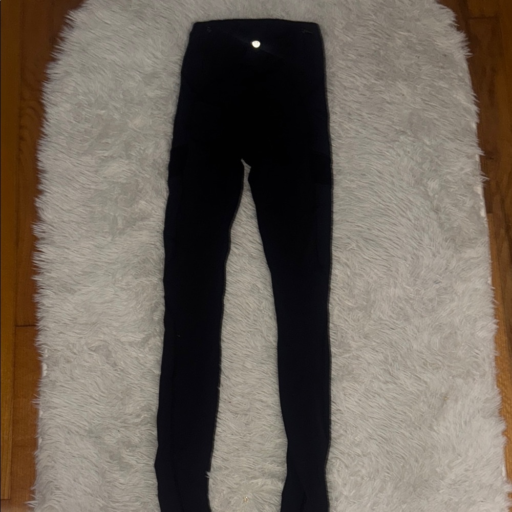 lululemon athletica Black Leggings High-Waisted Full-Length Stretchy Fabric - Picture 2 of 3